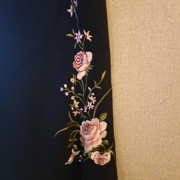 Dress - Picture 3 of 5